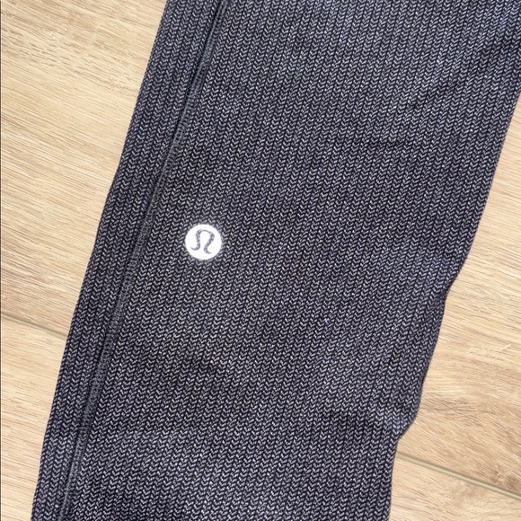 Lululemon Speed Up Tight 28” Leggings Size 6 Knit Heather Black - Picture 4 of 7